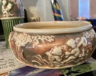 early unmarked Roseville Donatello