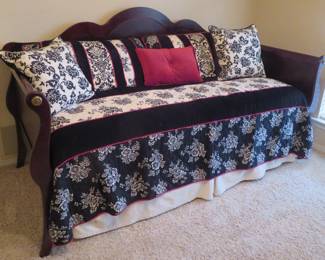 Trundle daybed