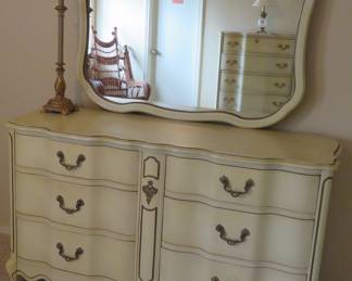 Bassett Furniture Co. French Provincial dresser with mirror