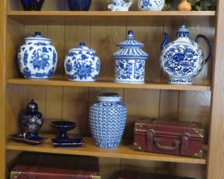 Blue and white porcelain, storage boxes
