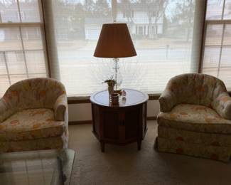 PAIR OF HENREDON SIDE CHAIRS, CRYSTAL LAMP, SIDE TABLE AND MORE