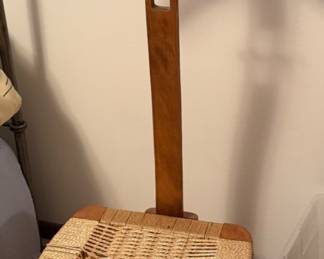 MID CENTUY DANISH STYLE MENS BUTLER VALET