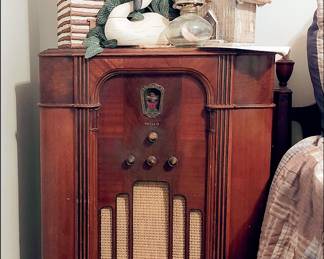 Old Radio.