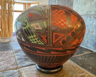 Large Mata Ortiz pottery seed jar by Isidro Ortiz