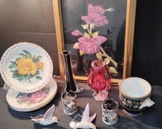 CT883Embroidered Roses, Hummingbirds