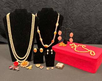 CT955Vintage Pink And Pearls