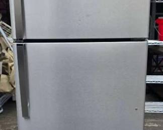 CT747VGE Refrigerator