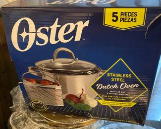 OSTE DUTCH OVEN (NEW IN BOX)