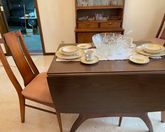 MC DANISH MODERN DROP LEAF TABLE W/-6 CHAIRS & 3-LEAVES