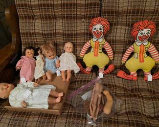 VTG DOLLS: MOST WITH EYES THAT OPEN & CLOSE; BARBIE PARTS; MIDGE BARBIE; MCDONALDS' RONALD MCDONALD STUFFED DOLLS
