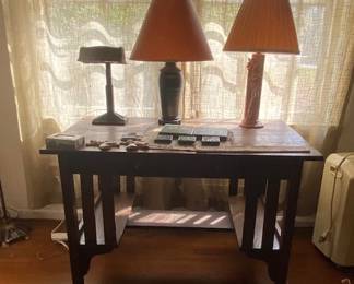 Desk w Lamps