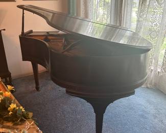 Baby grand piano by Everett