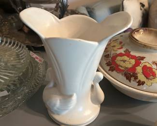 Mc coy swan vase