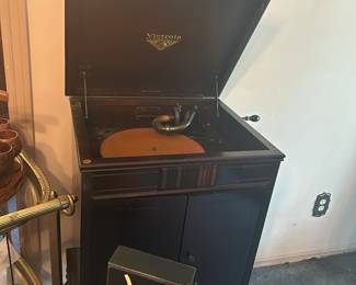 Victor victrola working