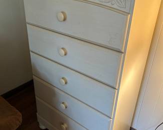 Chest of drawers