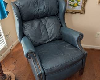 Comy leather chair 