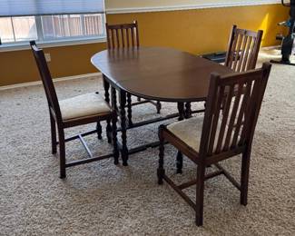 Gate Leg Table with 4 Chairs
