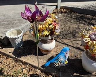 Various garden decor