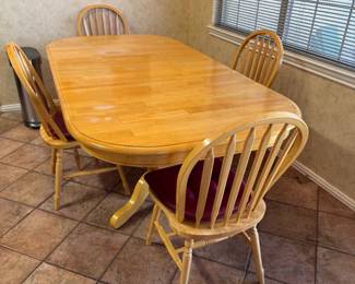 Breakfast Nook Table with Sleeve