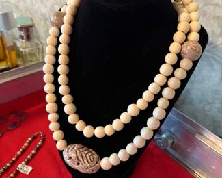 NATURAL BONE NECKLACE