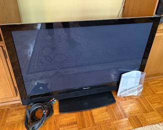 FLATSCREEN TV
