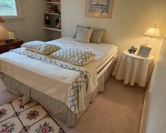 QUEEN SIZE BEDS