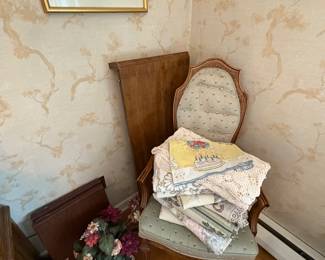 VINTAGE LINENS