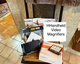 HANDHELD VIDEO MAGNIFIERS