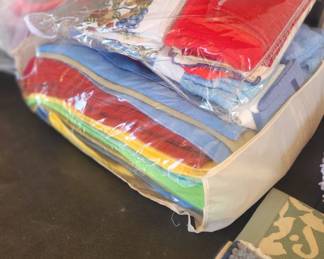 lots of dish cloths and cleaning cloths