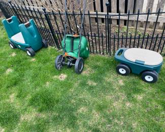 Rubbermaid Garden Carts