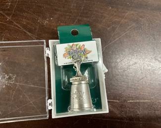 Rainbow Cafe Souvenir Metal Thimble "Cha! Cha!"
