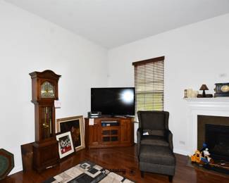 043Living Room