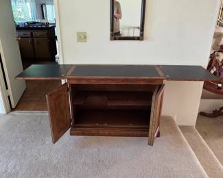 Henredon "Artefacts" flip top bar