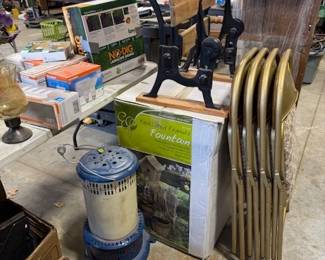 School desk. Fountain. 