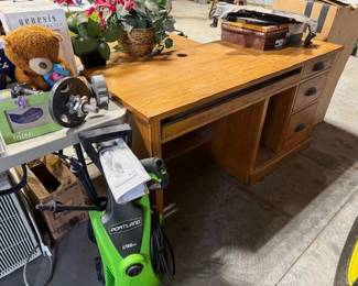 Desk. Power washer. 