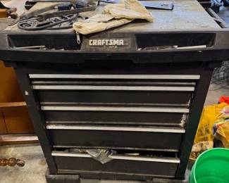 Craftsman rolling tool chest. 