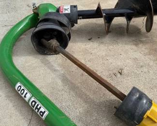 John Deere PHD 100 post hole digger / auger $750.00.