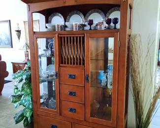 Mission style solid wood hutch, matches dining table