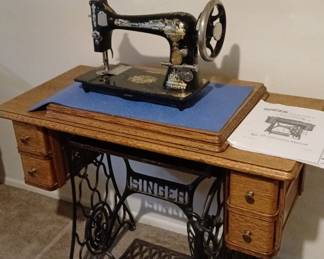 Beautiful Antique Singer Sewing Machine with Wood and Iron Desk