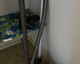 PPE354- Dyson Vacuum 