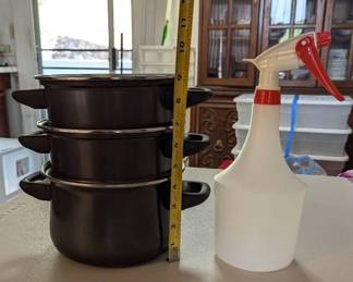 PPE075 Three Pot Steamer With Plastic Water Spray Bottle.