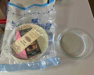 PPE119- The Pampered Chef Deep Dish Baker And Pyrex Dish