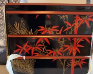 PPE207 Vintage Black Lacquer Stacked Food Box