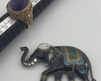 PPE403-Silver Amethyst Ring And Elephant Pin