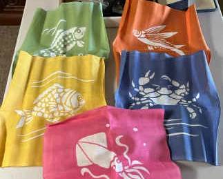 PPE247- Decorative Plate Holders And Aquatic Fabric Art 