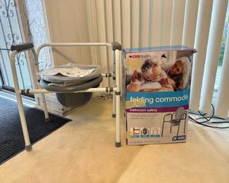 PPE012- BEDSIDE COMMODE 