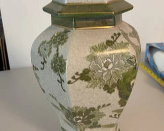 PPE049 Vintage Japanese Satsuma Peacock Ginger Jar