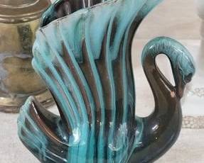 Vintage swan vase planter