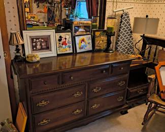ETHAN ALLEN HEIRLOOM DRESSER, MIRROR. ALSO AVAILABLE QUEEN/FULL HEADBOARD AND 1 NIGHTSTAND