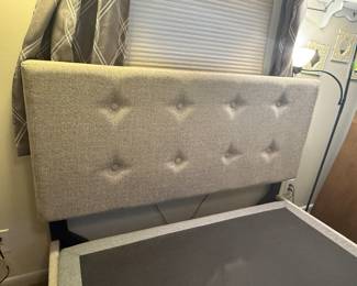 QUEEN SIZE HEADBOARD, FOOTBOARD & SIDE RAILS